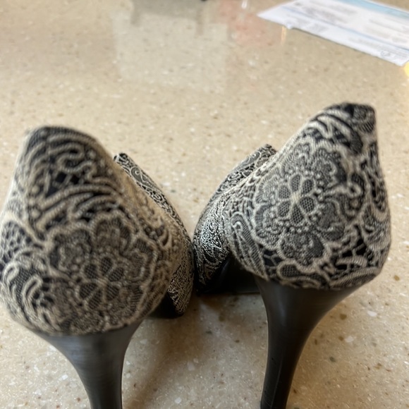 **SOLD** CARLOS by Carlos Santana Heels - Picture 9 of 9
